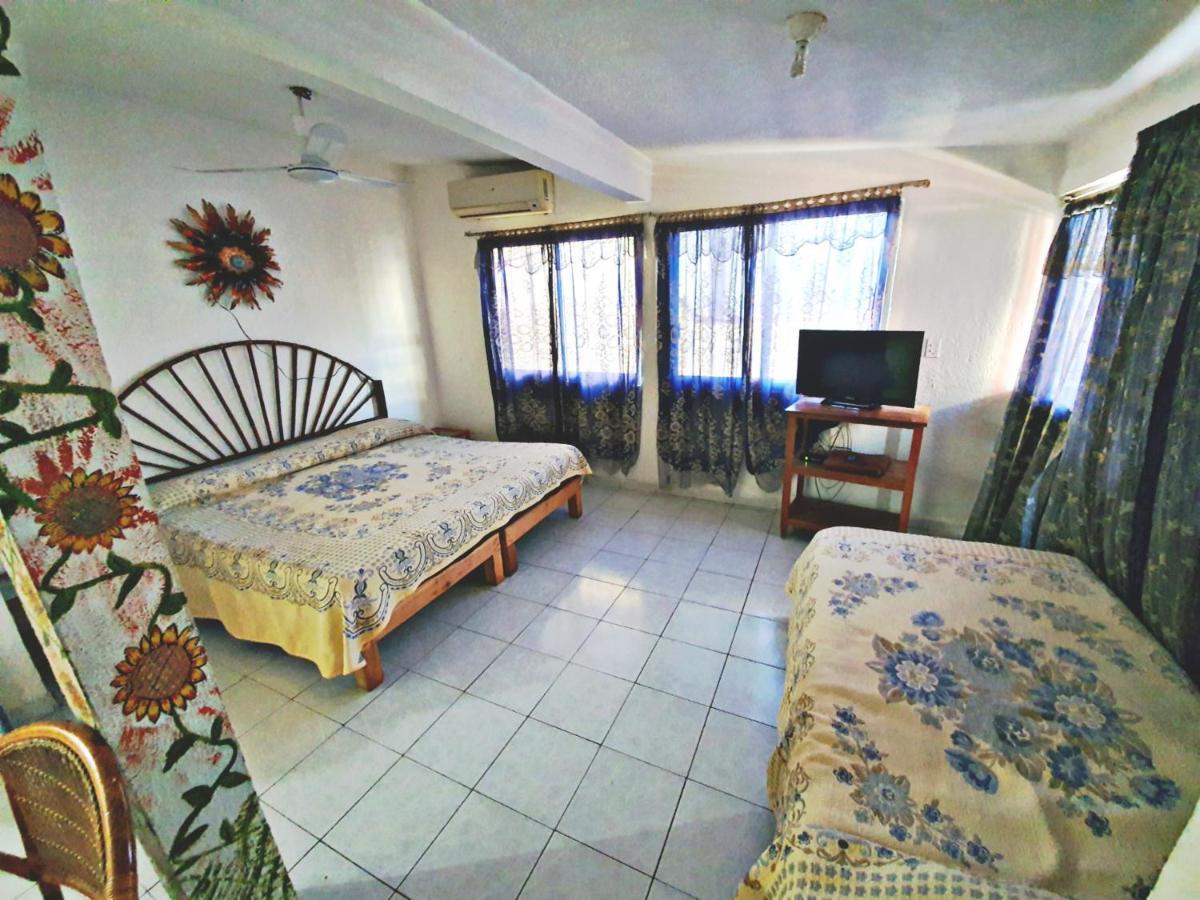 Hotel Amueblados Gaby Zihuatanejo Extérieur photo